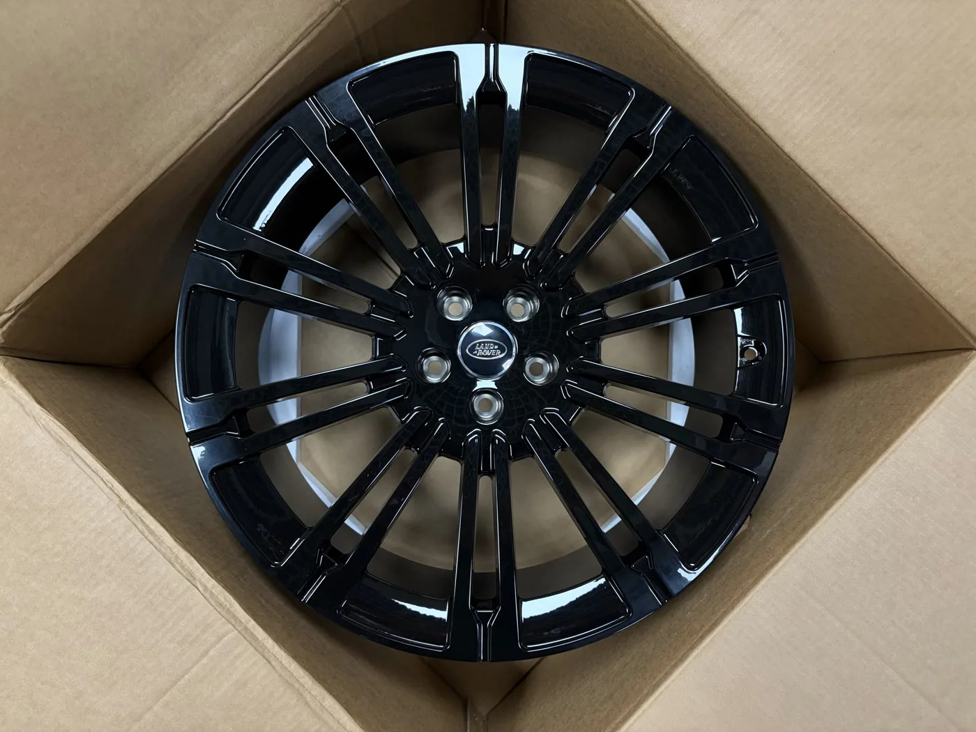 Range Rover R22 WT-RGW112-4 — кованый диск