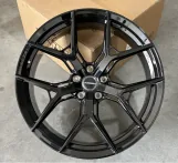 Aito M9 R21 — кованый диск RGW