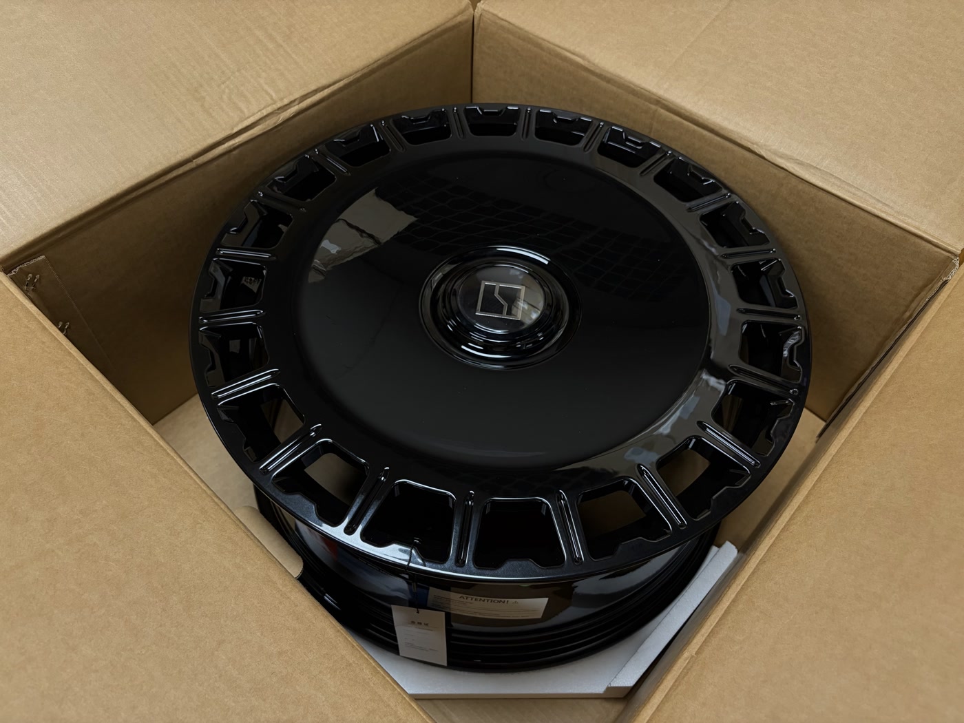 Zeekr 9X R22 — кованый диск RGW, WT-RGW2323-1