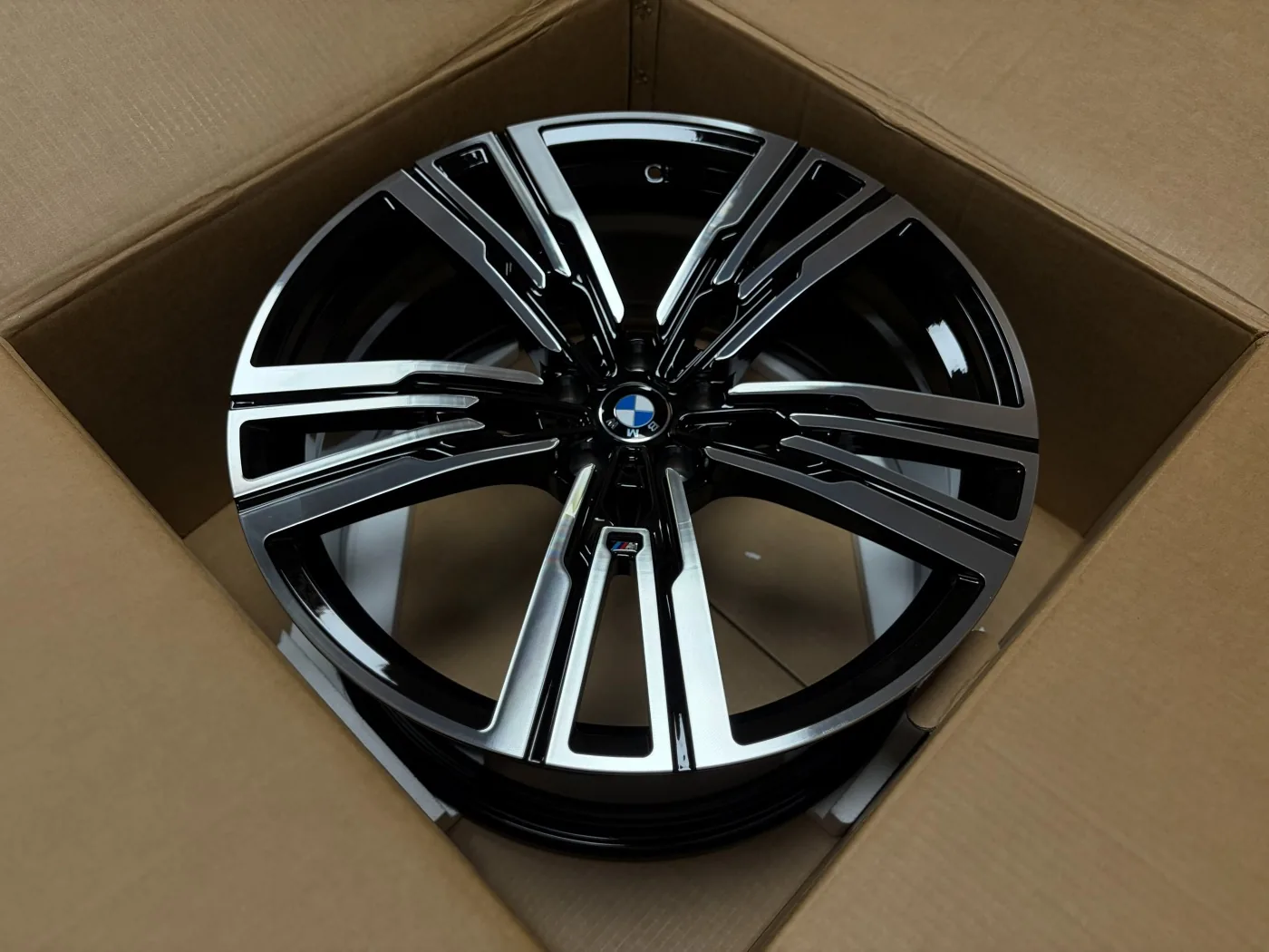 BMW G R21