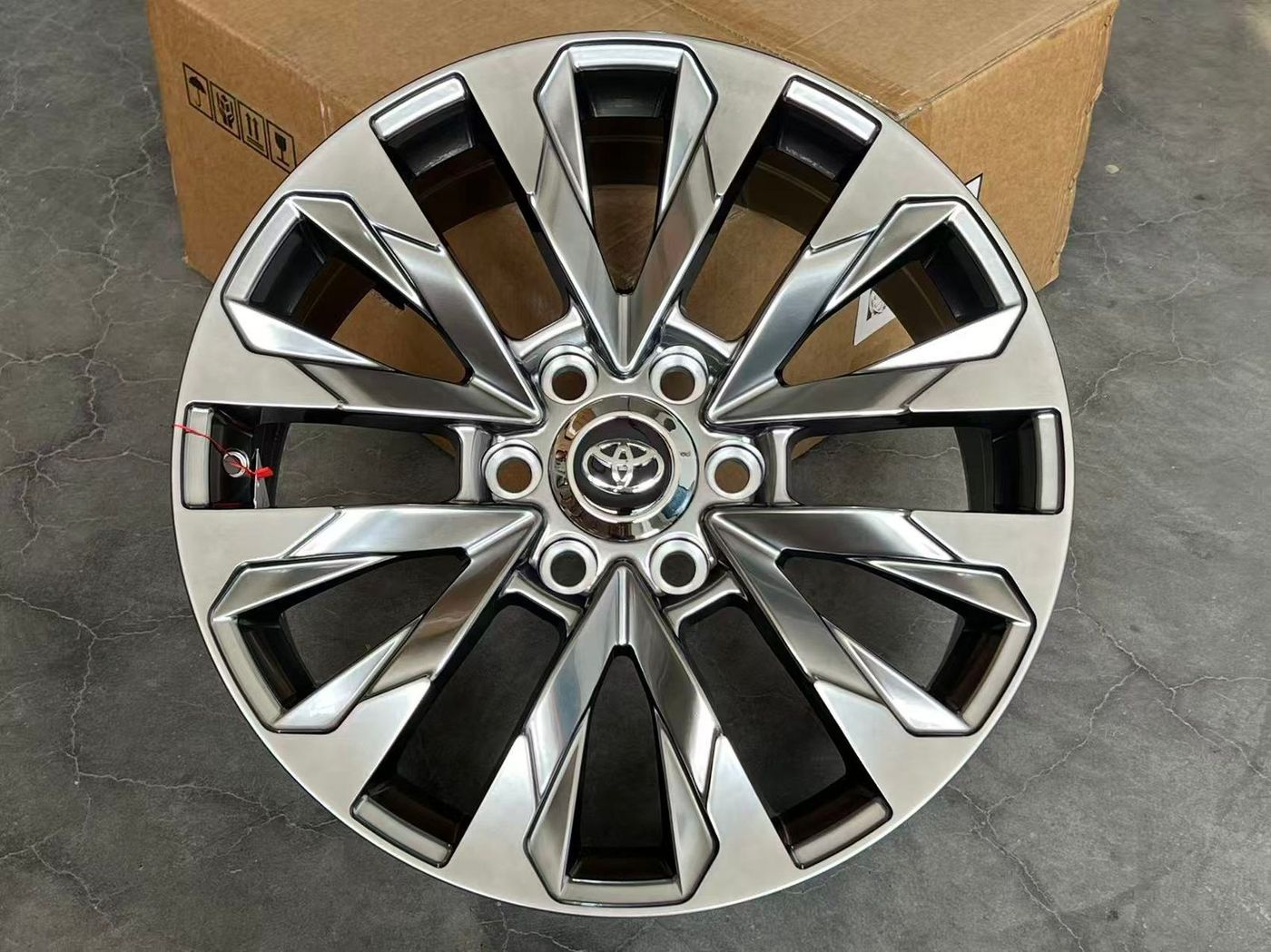 Toyota LC300 R20 — кованый диск RGW, WT-RGW0324
