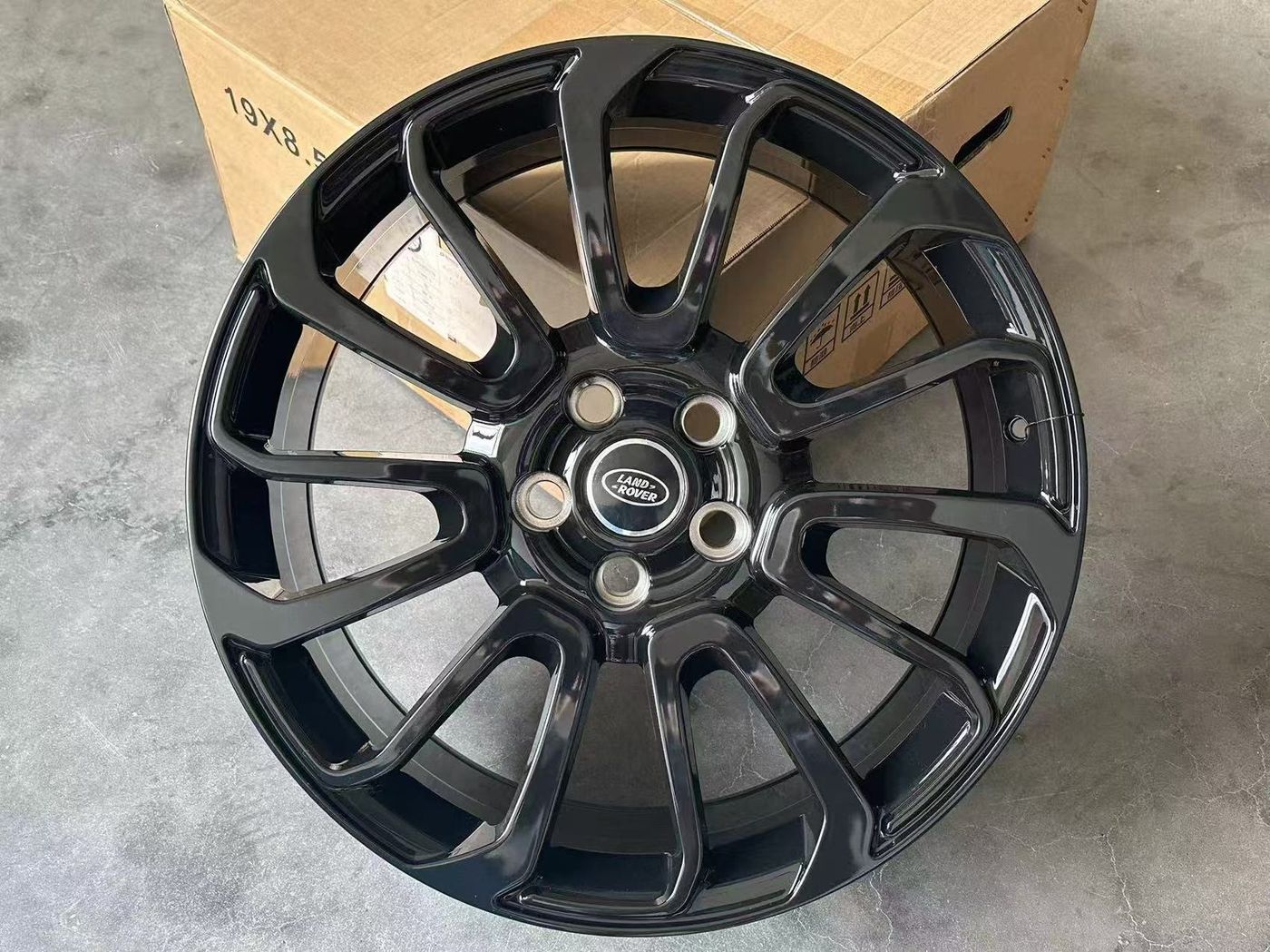 Range Rover R22 — кованый диск RGW, WT-RGW1835-c