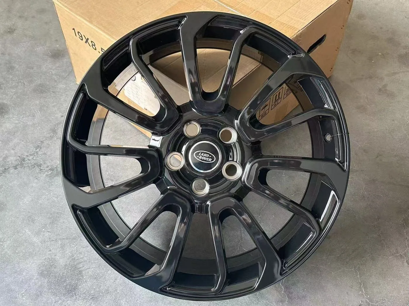 Range Rover R22 — кованый диск RGW